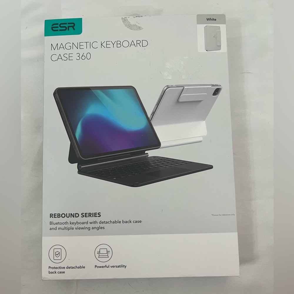 ESR White Magnetic Keyboard Case 360 - iPad Pro 11”